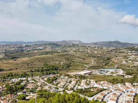 Plot In Moraira, Spain (1.443 M² Plot)