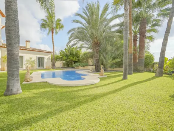4-bedroom Villa In Benissa, Spain (464 M²)