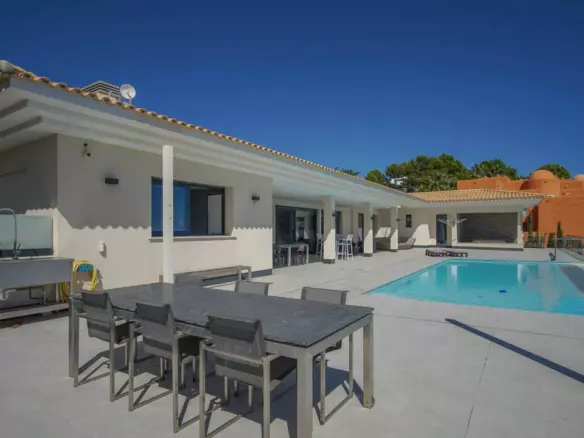 5-bedroom Villa In Altea, Spain (680 M²)