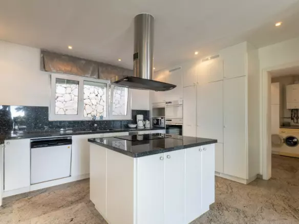 4-bedroom Villa In Moraira, Spain (434 M²)