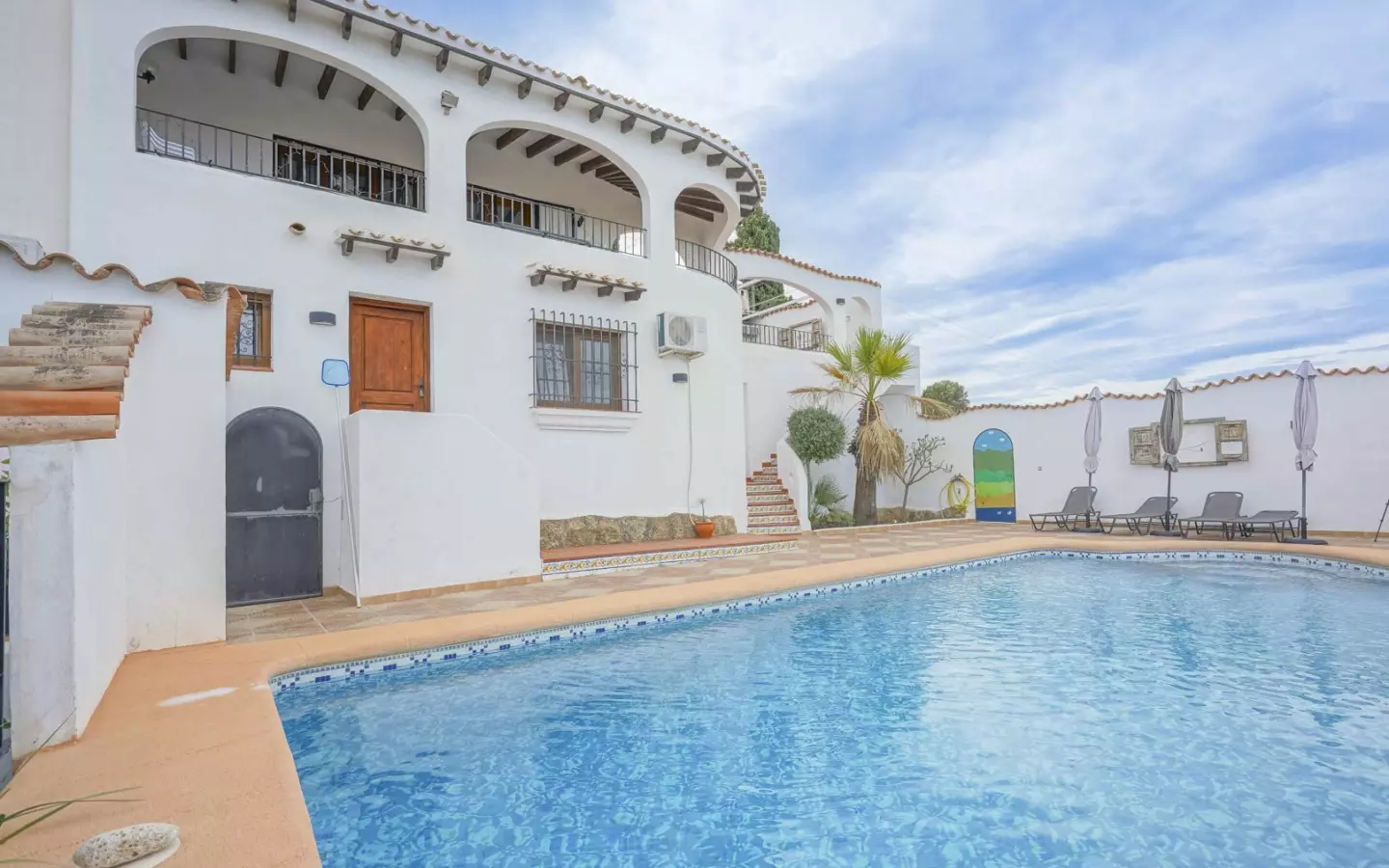 5-bedroom Villa In El Rafol D’almunia, Spain (307 M²)