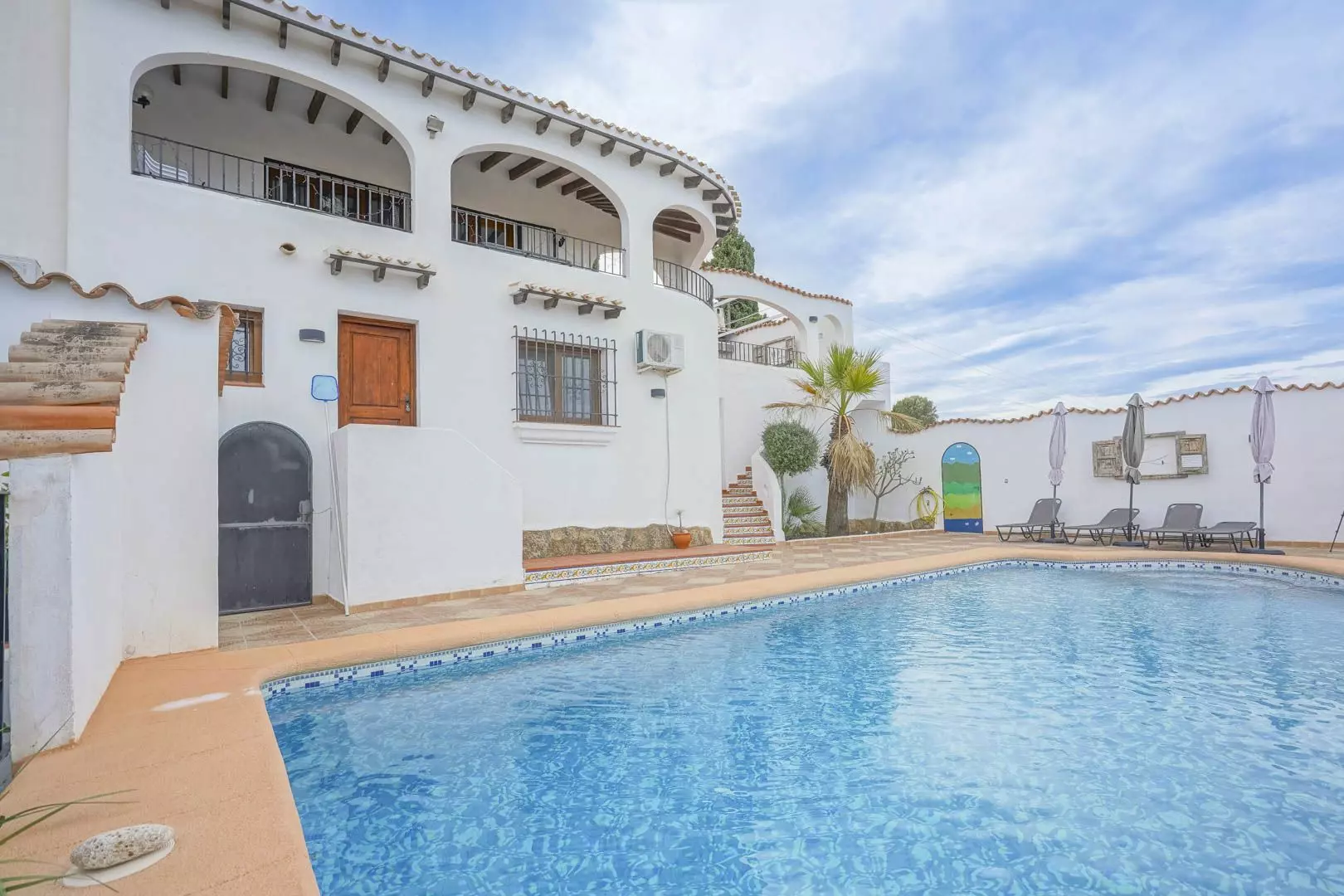 5-bedroom Villa In El Rafol D’almunia, Spain (307 M²)