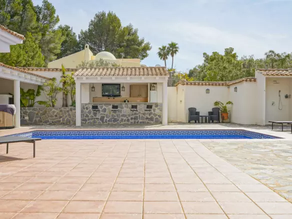 4-bedroom Villa In Altea, Spain (400 M²)