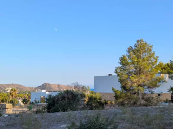 Plot In Moraira, Spain (811 M² Plot)