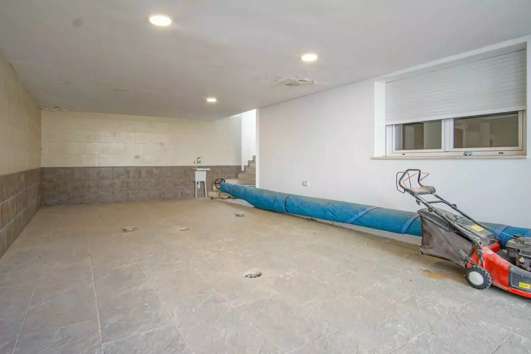 5-bedroom Villa In L’alfas Del Pi, Spain (810 M²)