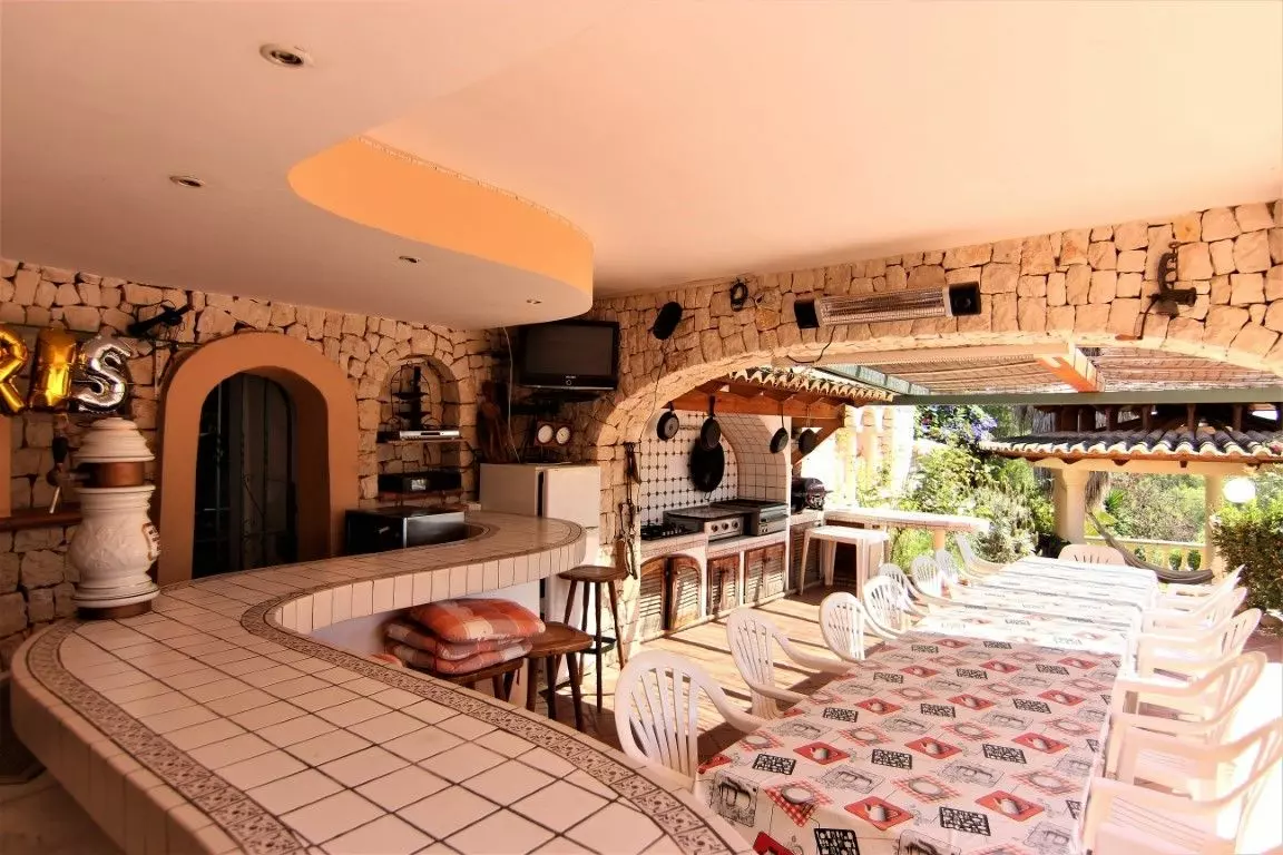 8-bedroom Villa In Benissa, Spain (392 M²)