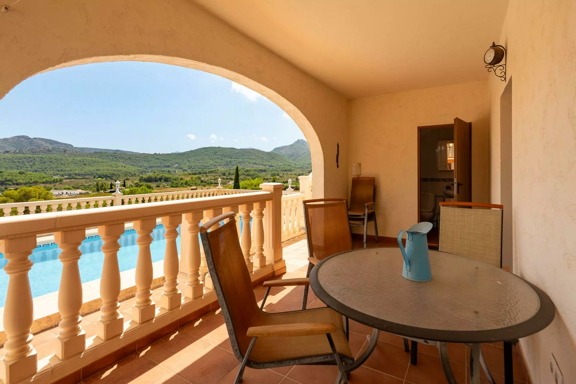 5-bedroom Villa In Jalon – Xalo, Spain (229 M²)