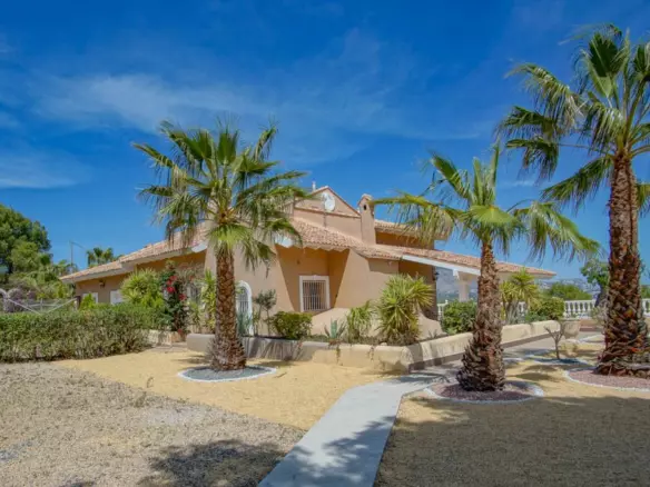 8-bedroom Villa In La Nucía, Spain (900 M²)