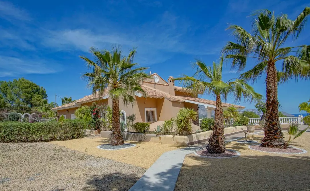 8-bedroom Villa In La Nucía, Spain (900 M²)