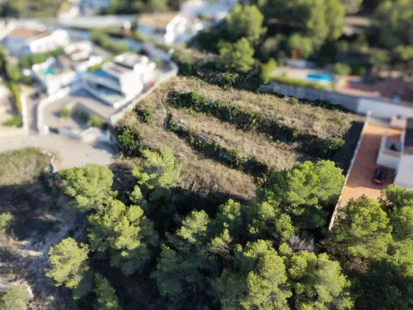Plot In Moraira, Spain (1.047 M² Plot)