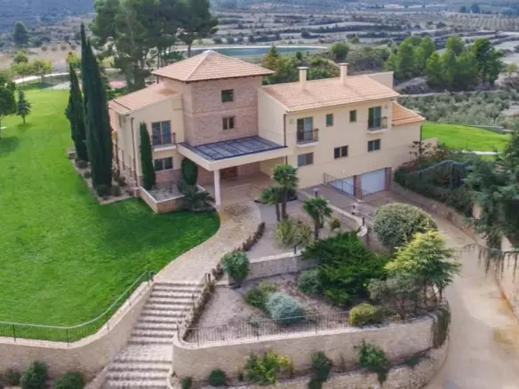 7-bedroom Villa In Penaguila, Spain (1.529 M²)