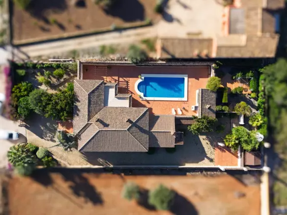 3-bedroom Villa In Jalon – Xalo, Spain (253 M²)