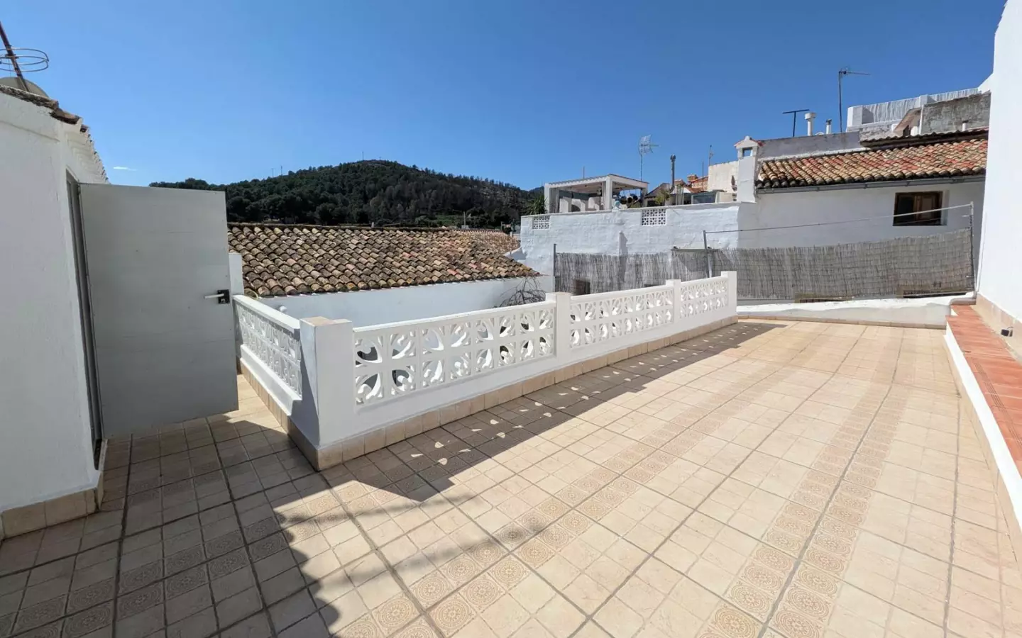 3-bedroom House In Oliva, Spain (289 M²)