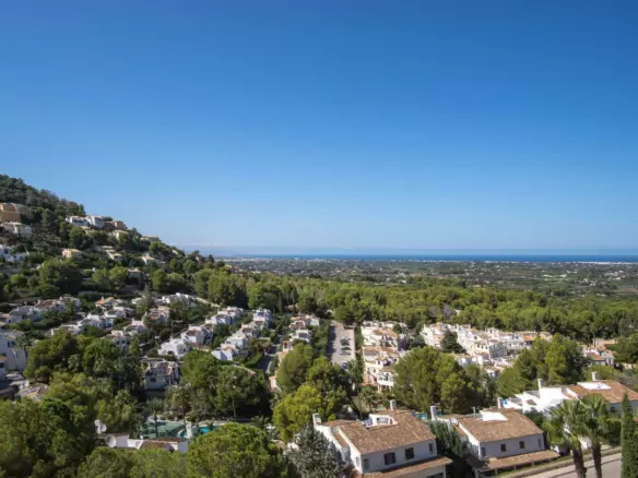 3-bedroom Apartment In Pedreguer, Spain (310 M²)