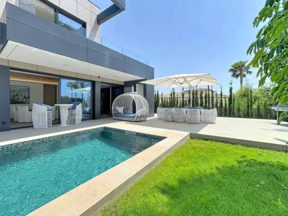 4-bedroom Villa In Calpe, Spain (346 M²)