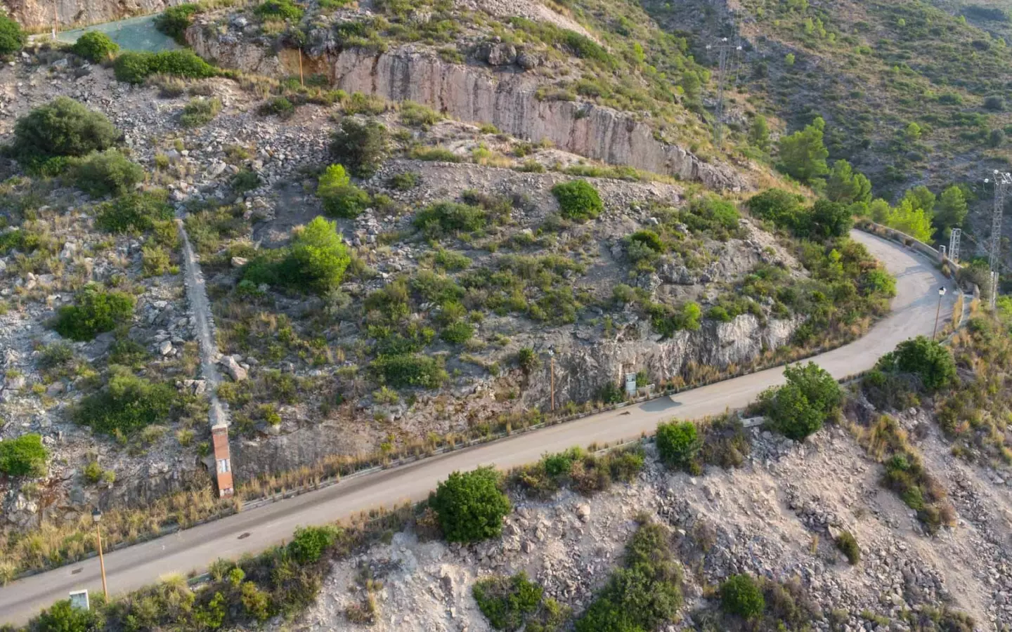 Plot In Jalon – Xalo, Spain (653 M² Plot)
