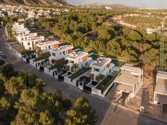 3-bedroom Villa In Finestrat, Spain (270 M²)