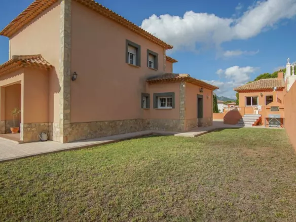 5-bedroom Villa In Calpe, Spain (345 M²)