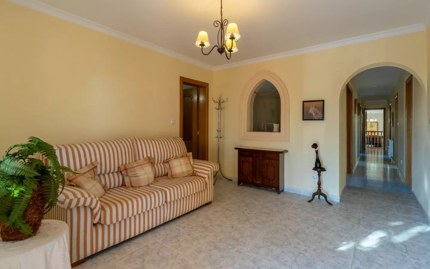 3-bedroom Villa In Jalon – Xalo, Spain (253 M²)