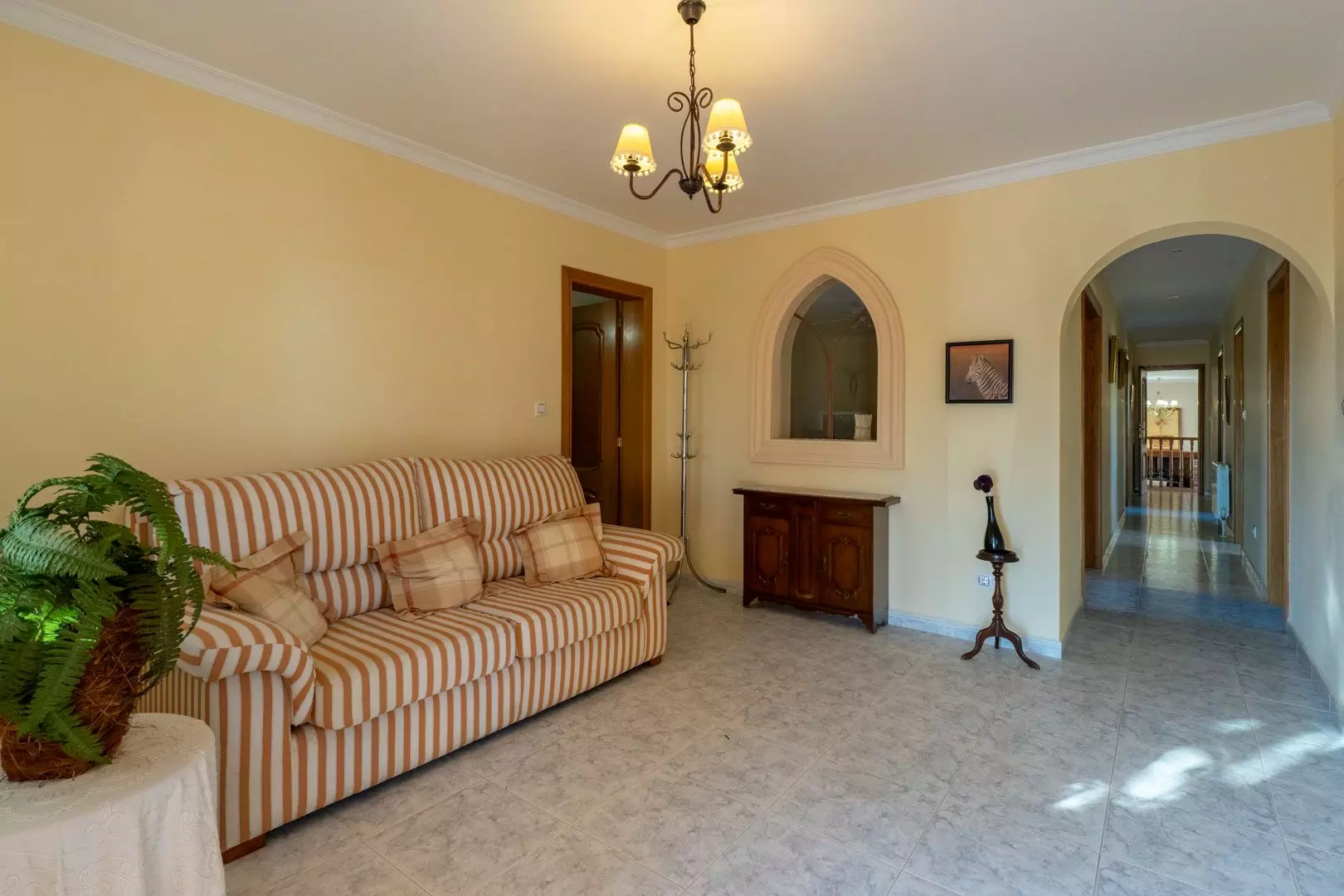 3-bedroom Villa In Jalon – Xalo, Spain (253 M²)