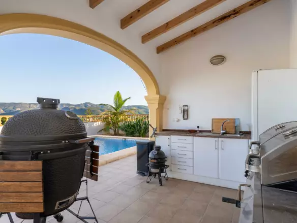 4-bedroom Villa In Beniarbeig, Spain (376 M²)