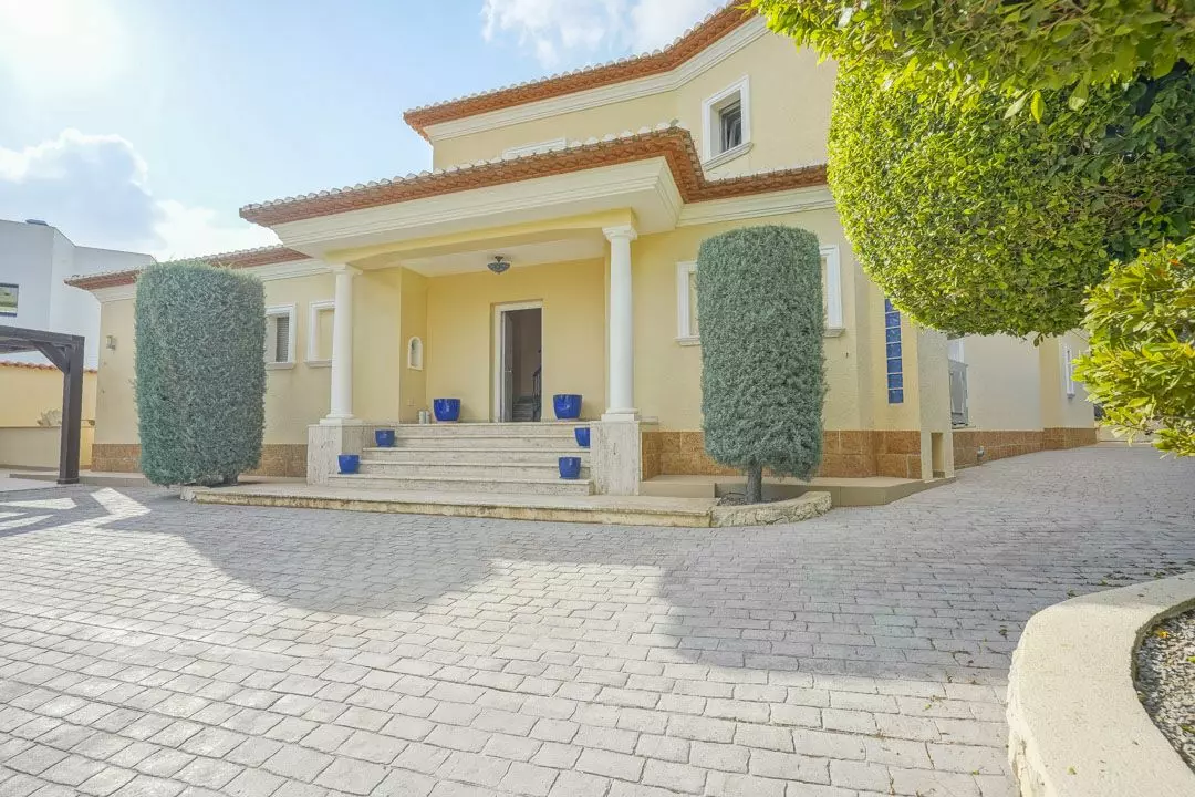 4-bedroom Villa In Benissa, Spain (464 M²)