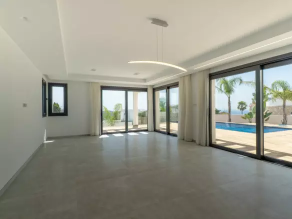 3-bedroom Villa In Moraira, Spain (310 M²)