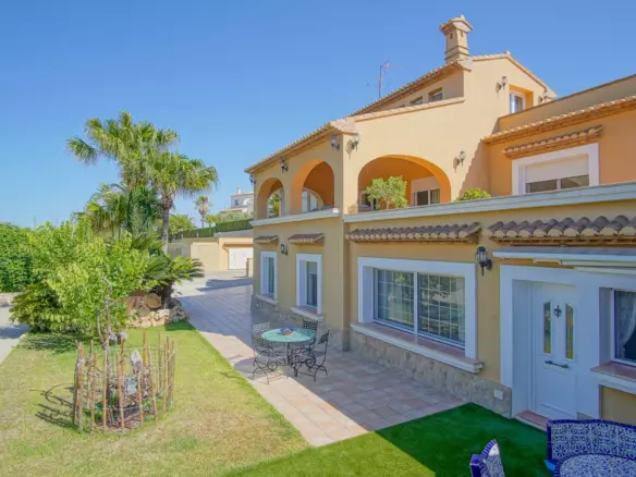 8-bedroom Villa In Benissa, Spain (696 M²)