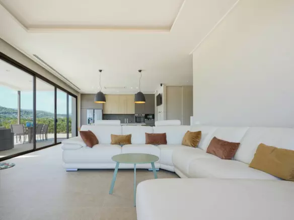 3-bedroom Villa In Pedreguer, Spain (225 M²)
