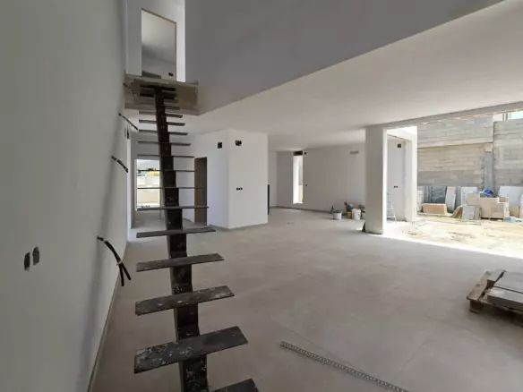 3-bedroom Villa In Els Poblets, Spain (225 M²)