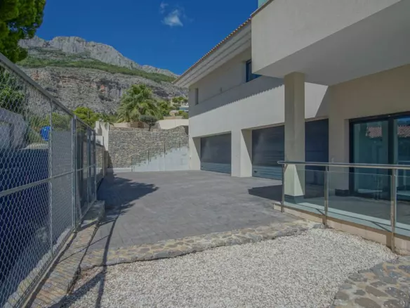 5-bedroom Villa In Altea, Spain (680 M²)
