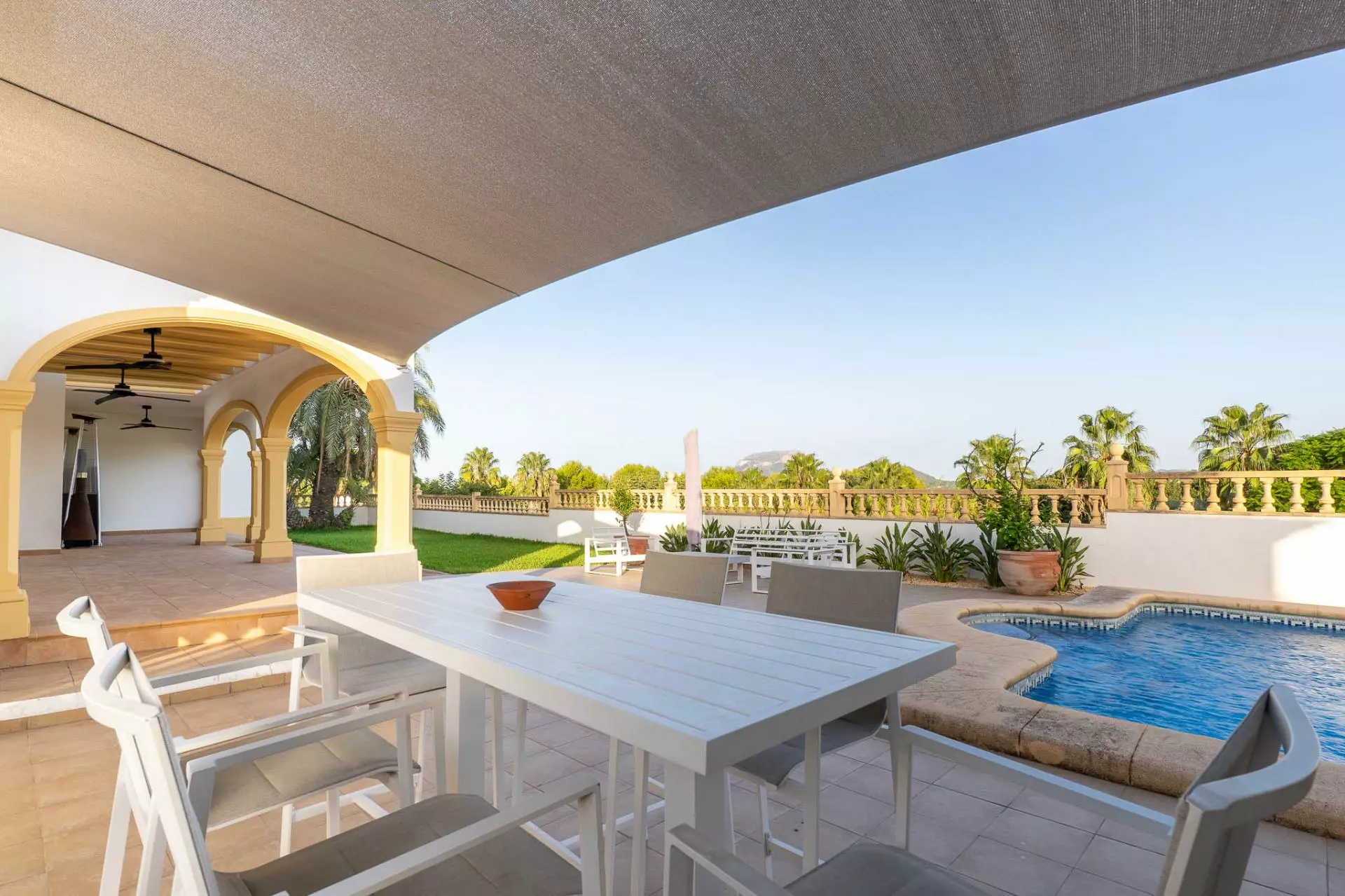 4-bedroom Villa In Beniarbeig, Spain (376 M²)