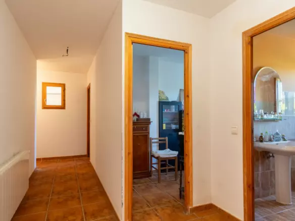 6-bedroom Villa In Pedreguer, Spain (361 M²)