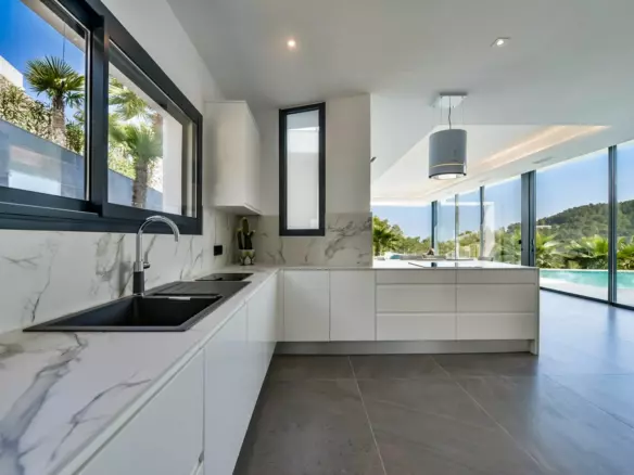 3-bedroom Villa In Jávea – Xàbia, Spain (374 M²)