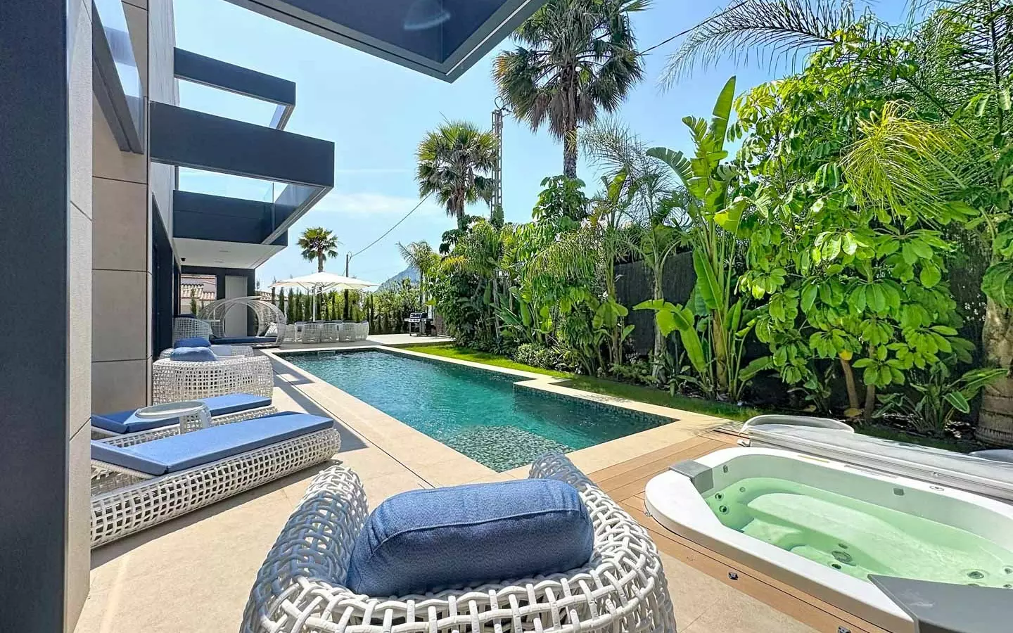 4-bedroom Villa In Calpe, Spain (346 M²)
