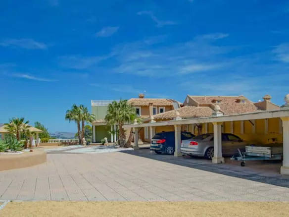 8-bedroom Villa In La Nucía, Spain (900 M²)