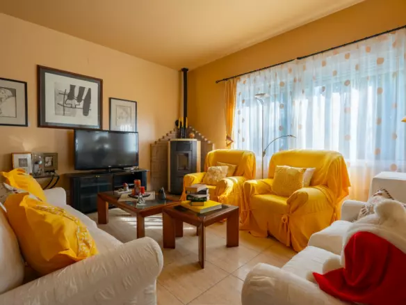 2-bedroom Villa In Benitachell, Spain (202 M²)