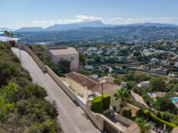 Plot In Moraira, Spain (835 M² Plot)