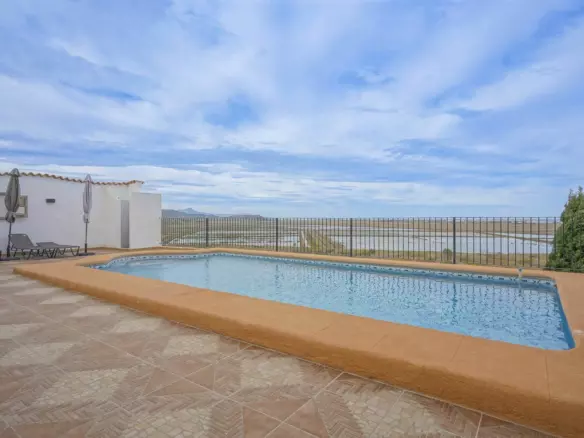 5-bedroom Villa In El Rafol D’almunia, Spain (307 M²)