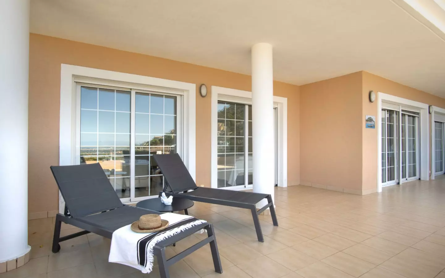 3-bedroom Apartment In Pedreguer, Spain (310 M²)