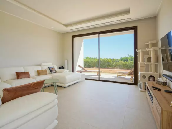 3-bedroom Villa In Pedreguer, Spain (225 M²)