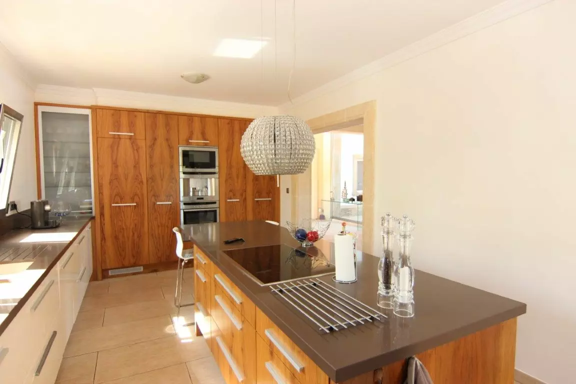 5-bedroom Villa In Jávea – Xàbia, Spain (450 M²)