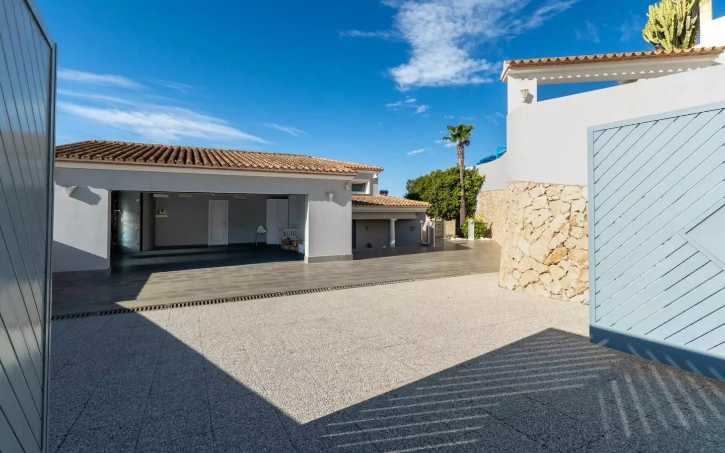 4-bedroom Villa In Moraira, Spain (434 M²)