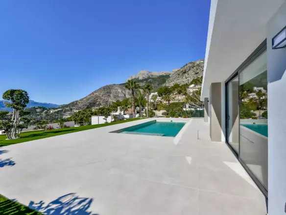 5-bedroom Villa In Altea, Spain (390 M²)
