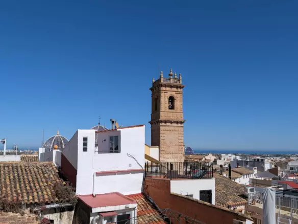 3-bedroom House In Oliva, Spain (289 M²)