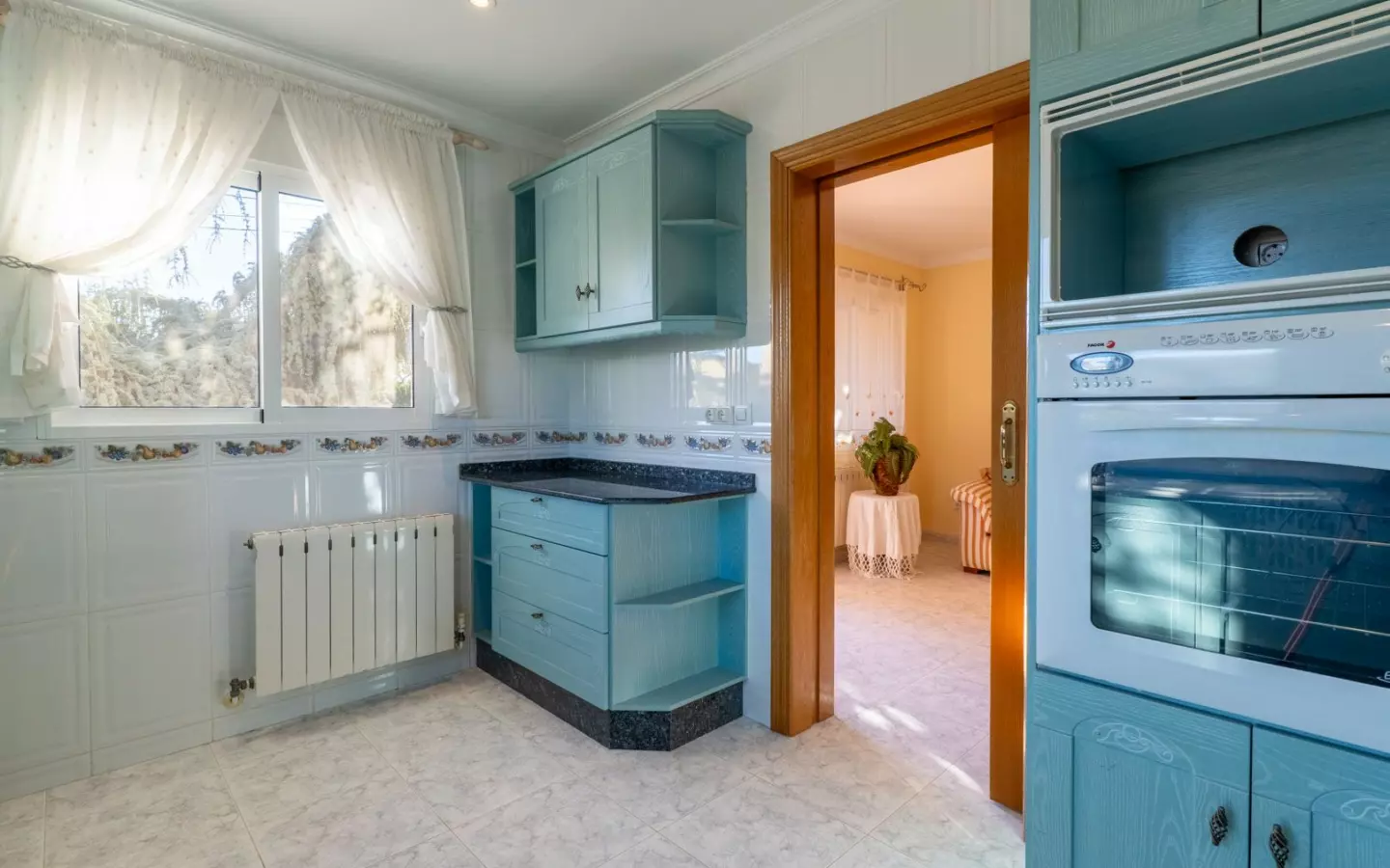 3-bedroom Villa In Jalon – Xalo, Spain (253 M²)