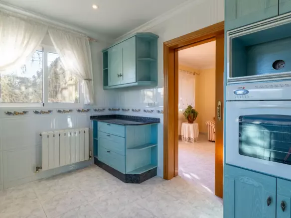 3-bedroom Villa In Jalon – Xalo, Spain (253 M²)
