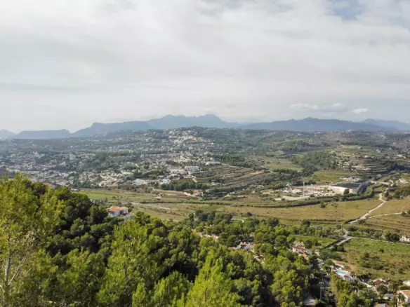 Plot In Moraira, Spain (1.443 M² Plot)