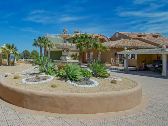 8-bedroom Villa In La Nucía, Spain (900 M²)