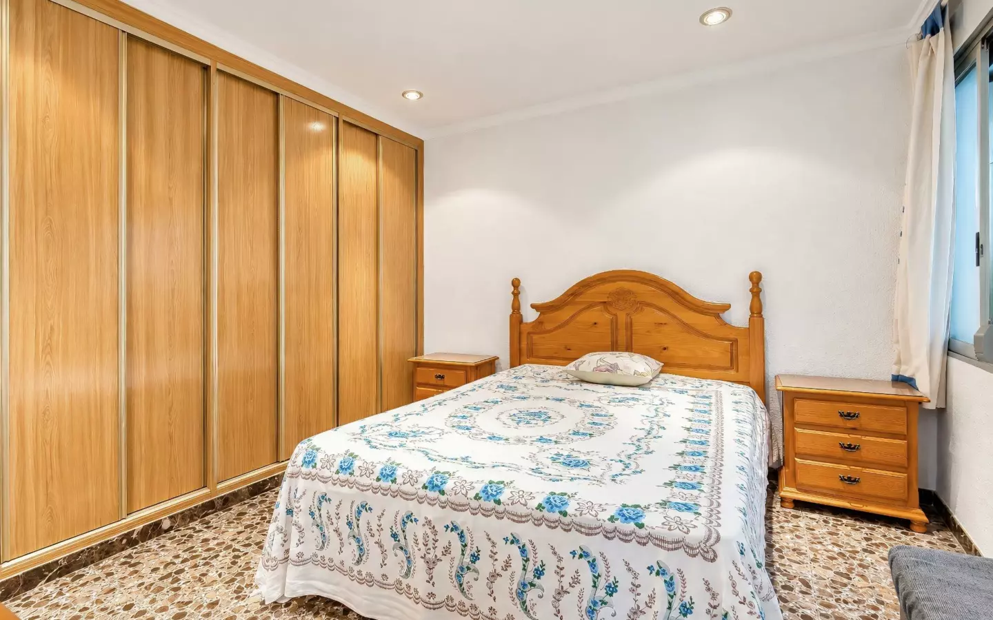 3-bedroom Flat In Elche, Spain (66 M²)